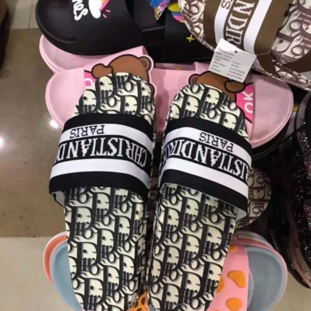 Sandals - Picture 6 of 11